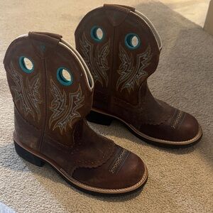 Brown Western Cowboy Boots with Embroidered Design